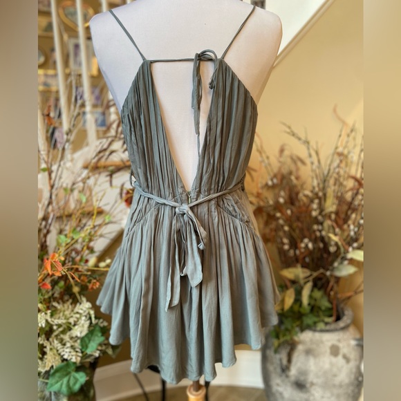 SOLD Debbie Dabbie by Angel biba Size 8 Green Low V-Neck Pleated Romper - Picture 3 of 6